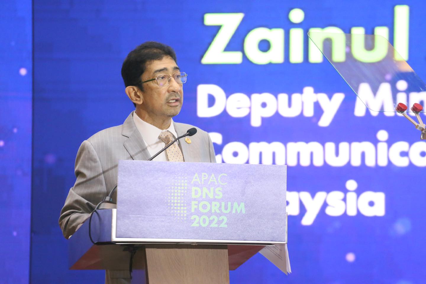 查希迪:创新技术与商业模式 弹性穿梭数字时代